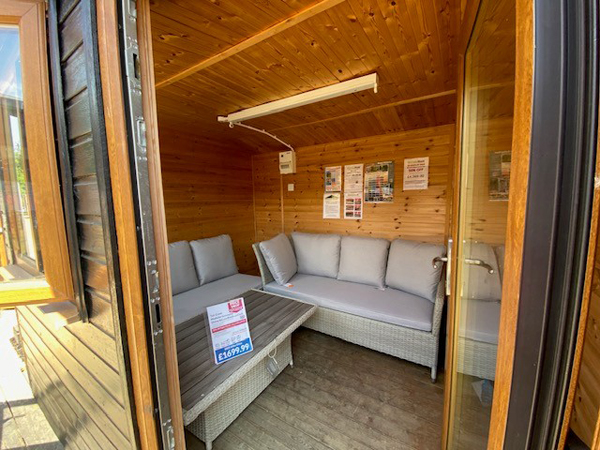 8×10 Traditional Garden Room Interior 8×10 Traditional Garden Room Interior
